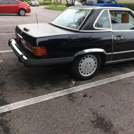 Mercedes 560SL 