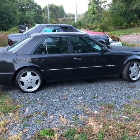 MERCEDES W124 500E