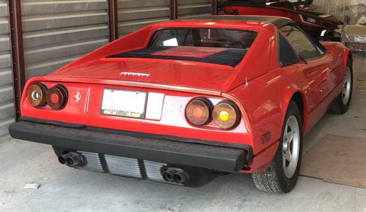 Dziś negocjujemy Ferrari 308 Gtsi 1982:) takim jeździł detektyw Magnum