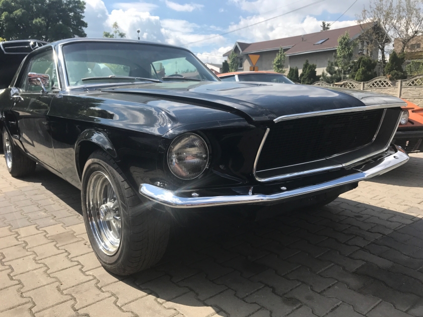 Ford Mustang w trakcie renowacji